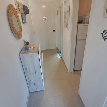아파트 Sea View Agapi 아스프로발타